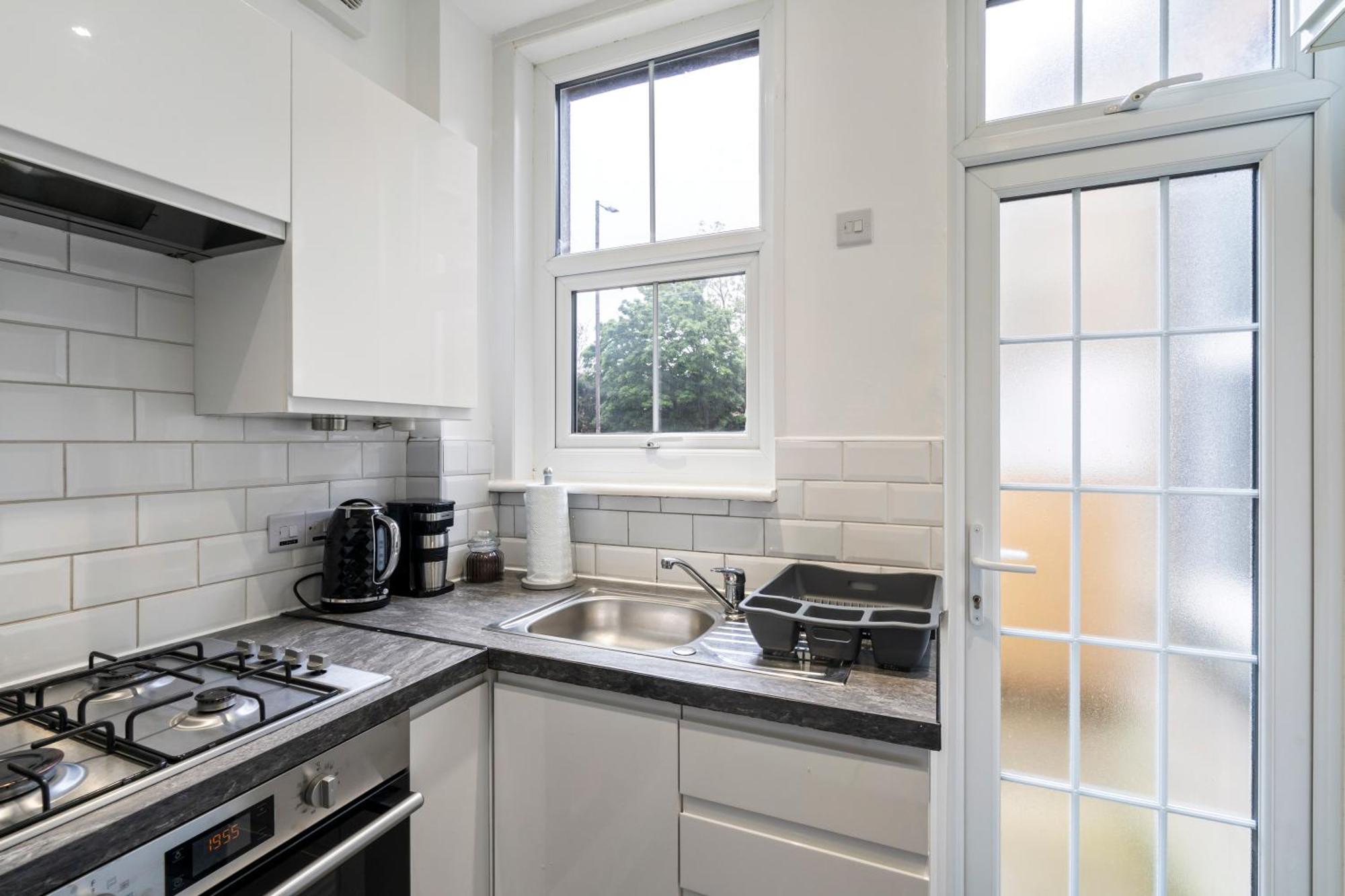Modern 3 Bedroom Apartment In Wimbeldon Park Londra Exterior foto