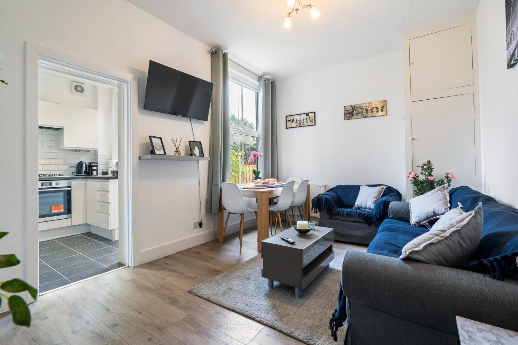Modern 3 Bedroom Apartment In Wimbeldon Park Londra Exterior foto