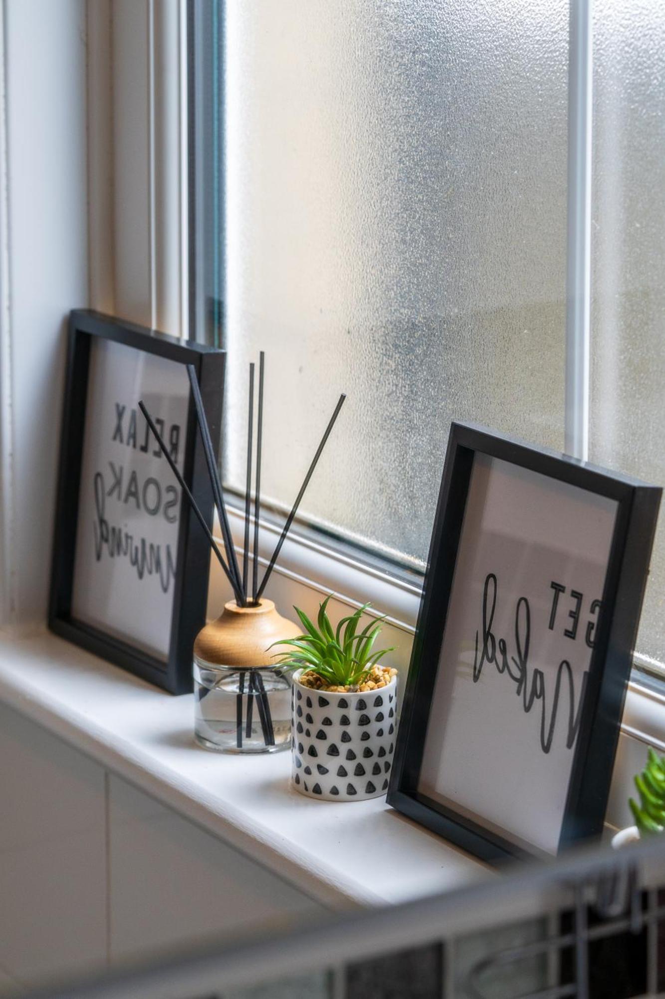 Modern 3 Bedroom Apartment In Wimbeldon Park Londra Exterior foto