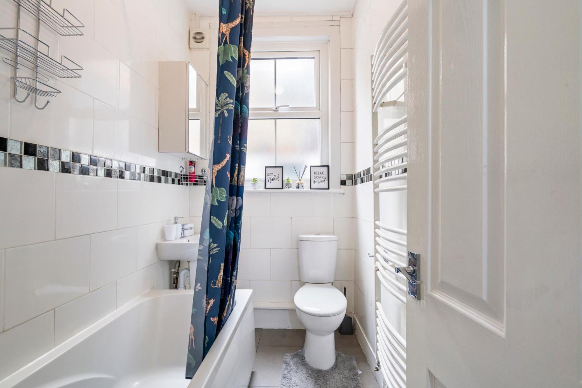 Modern 3 Bedroom Apartment In Wimbeldon Park Londra Exterior foto