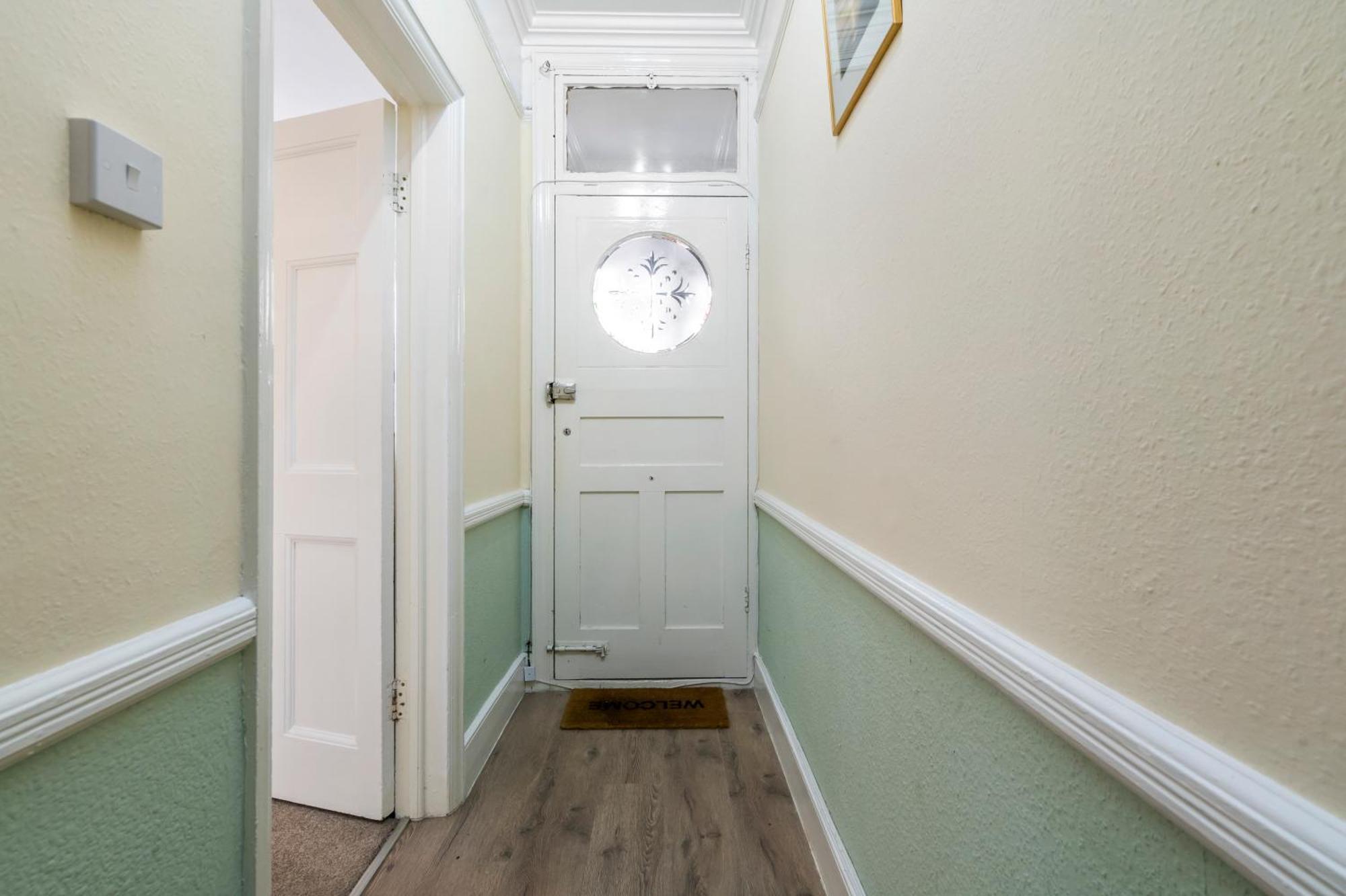 Modern 3 Bedroom Apartment In Wimbeldon Park Londra Exterior foto