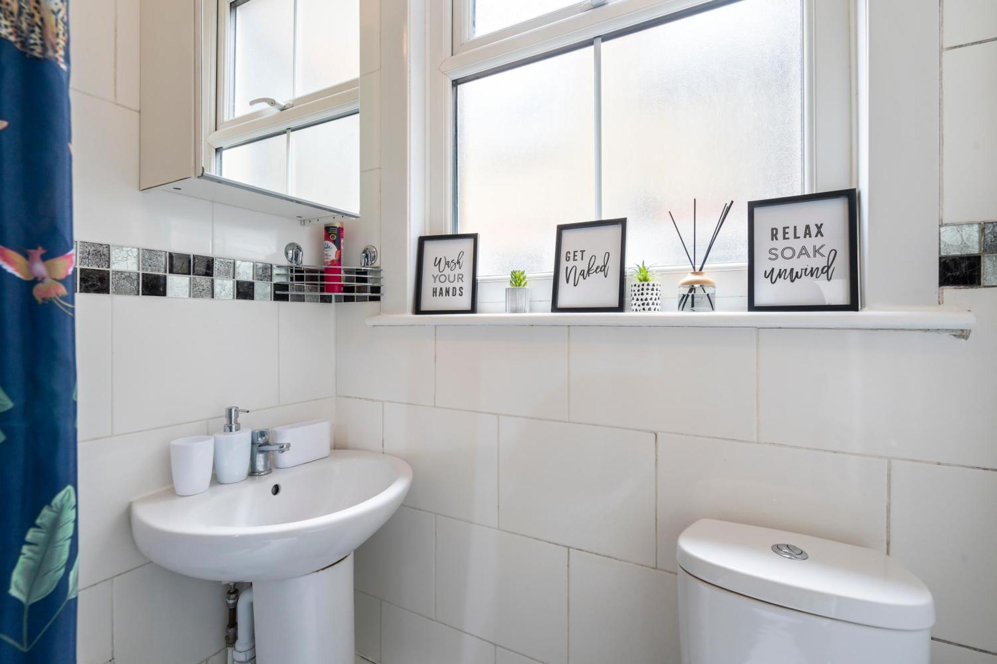 Modern 3 Bedroom Apartment In Wimbeldon Park Londra Exterior foto